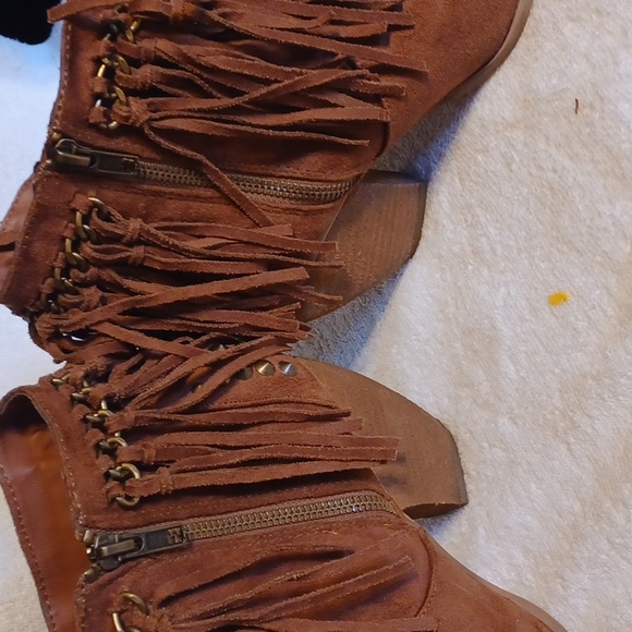 Fringed boots brown size 7, side zipper - Picture 4 of 7